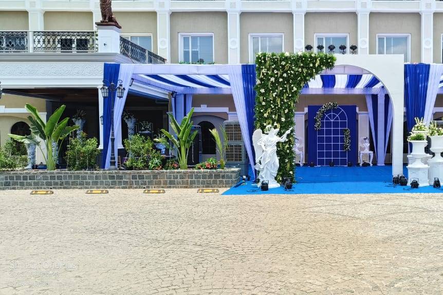 Entrance decor