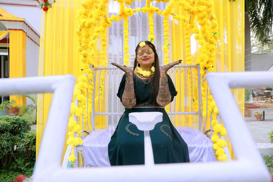 Bride Shreya Mehandi Photoshoo