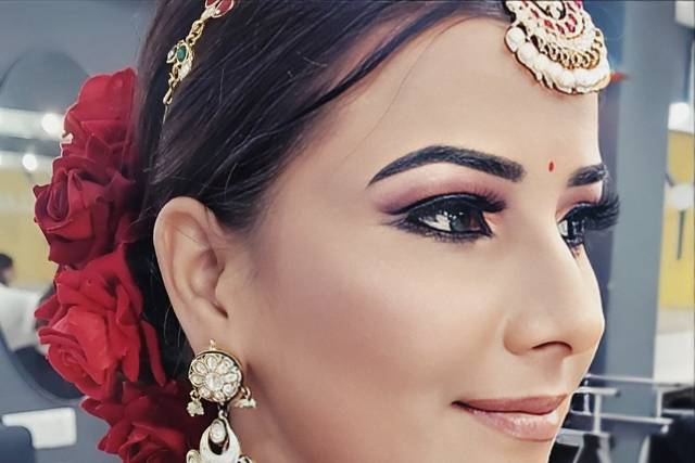 Sonia Khanna Makeup