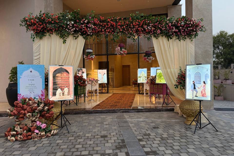 Entrance decor
