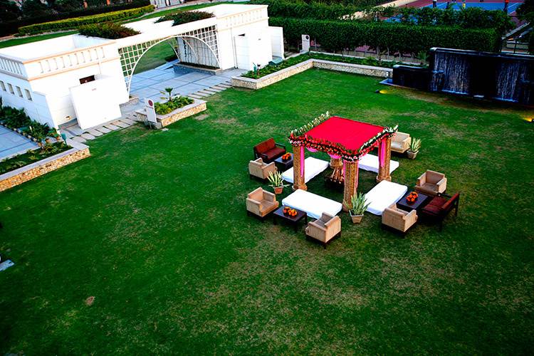 Treehouse Hotel, Club & Spa, Bhiwadi