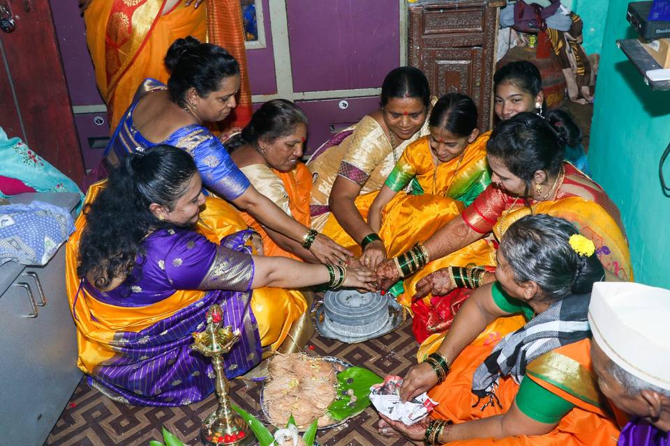 Women singing folk songs