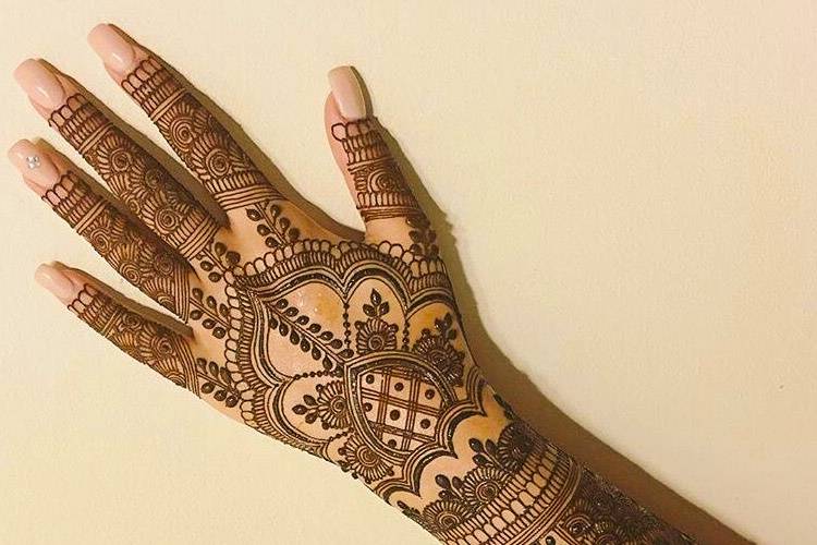 Mehndi creation