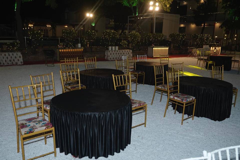 Seating Area in White Sand Law