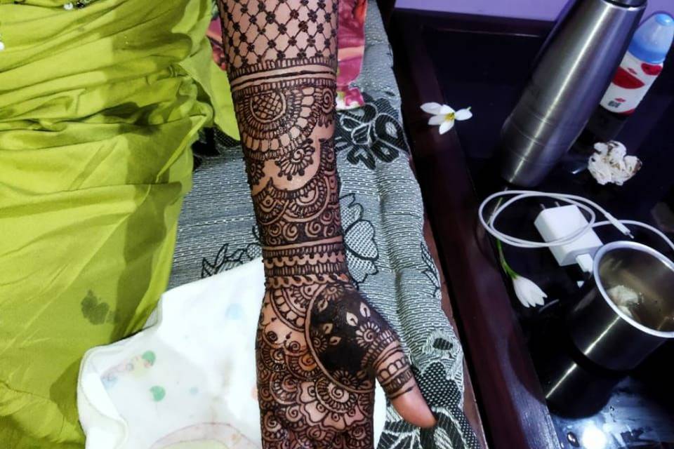 Arshiya Mehendi Artist