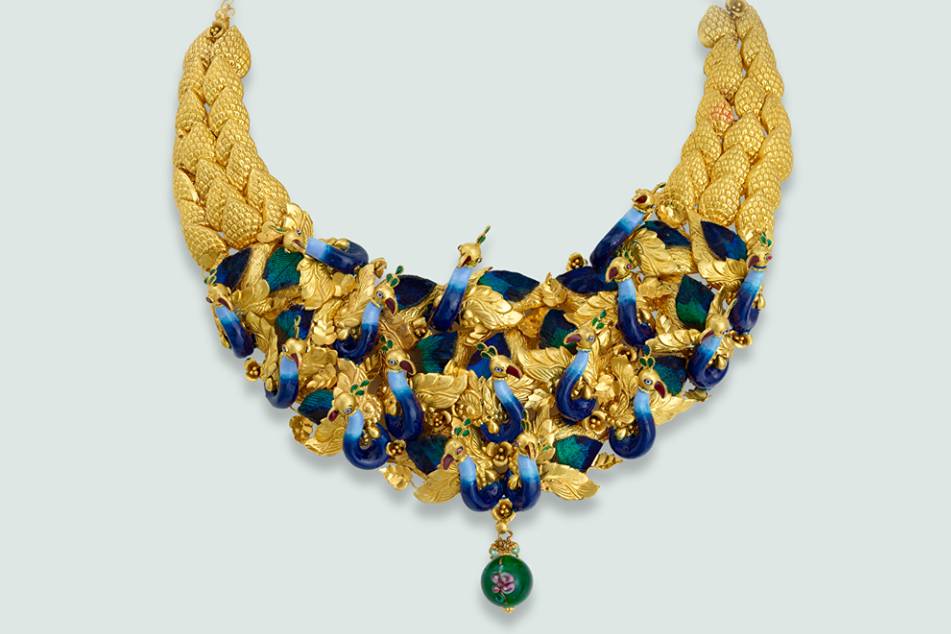 Neckpiece