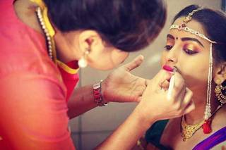 Anita Prasad Makeup Artist