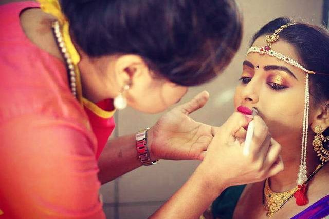 Anita Prasad Makeup Artist