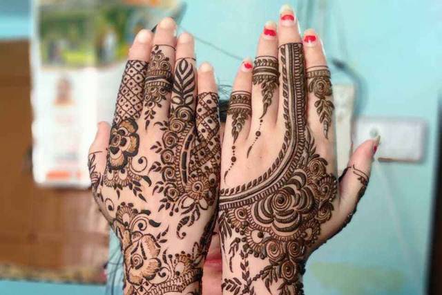 858 Likes, 1 Comments - Shivani Patwa (@shivanihennaart) on Instagram:  “#love #tweegram #ph… | Henna tattoo designs, Mehndi designs for fingers,  Full mehndi designs