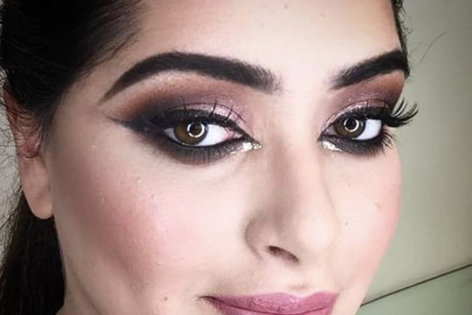 Smokey Arabian makeup