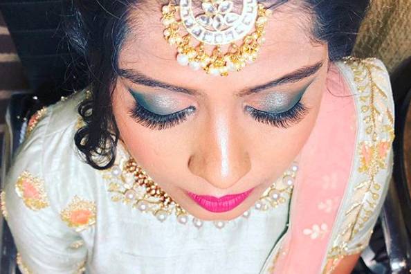 Miraa Chandan - Pro Makeup and Hair Stylist