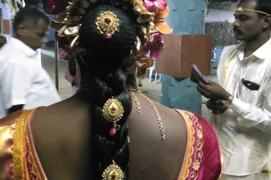Neem Trends Women's Beauty Parlour