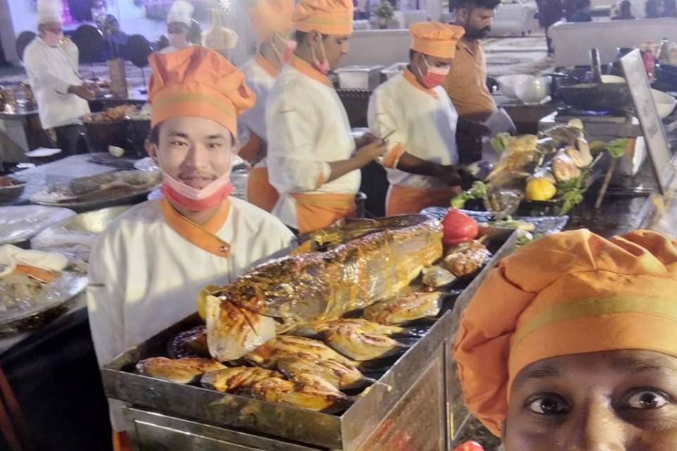 Live cook fish served