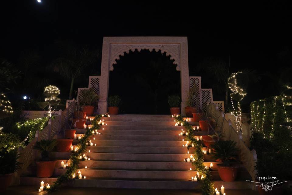 Cocktail Entrance