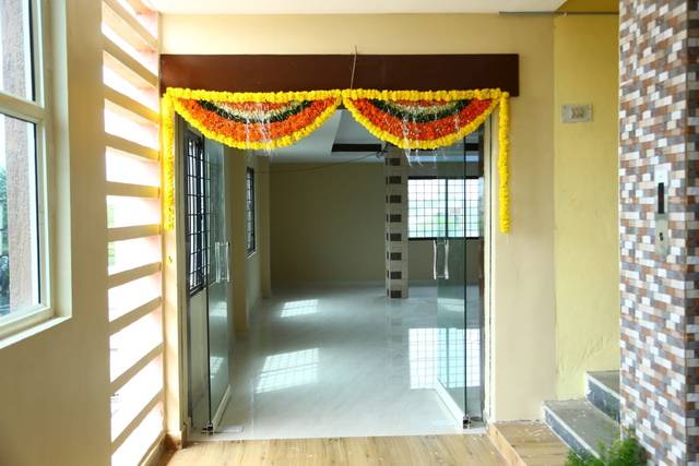 Entrance decor