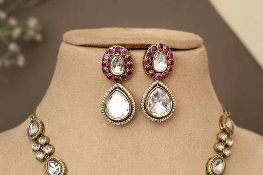 Necklace & earrings