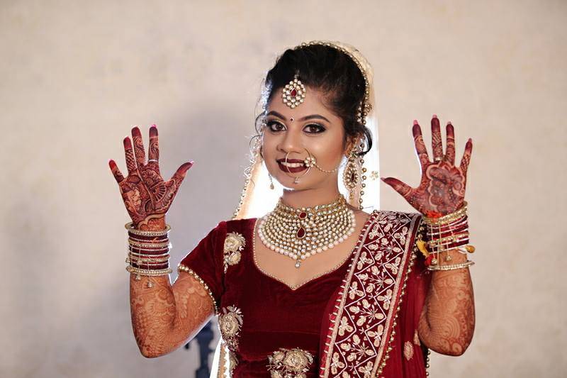 Sweet Bride in Maroon