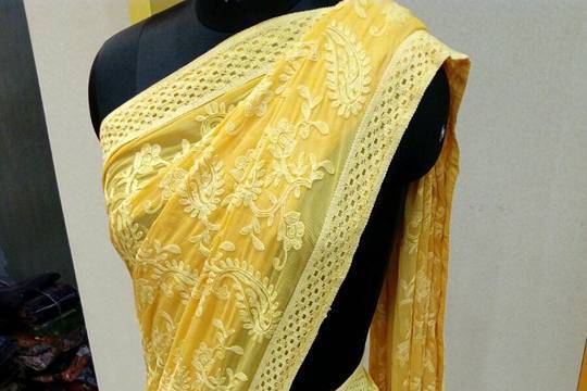 Women Square Sarees & Lehengas