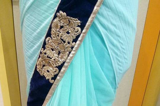 Women Square Sarees & Lehengas