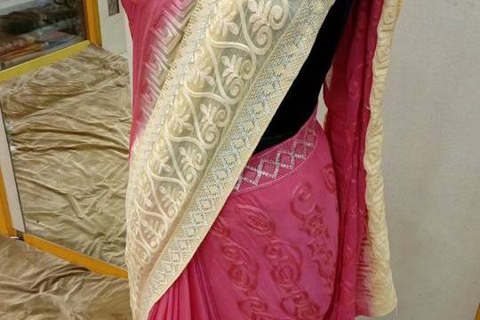 Women Square Sarees & Lehengas