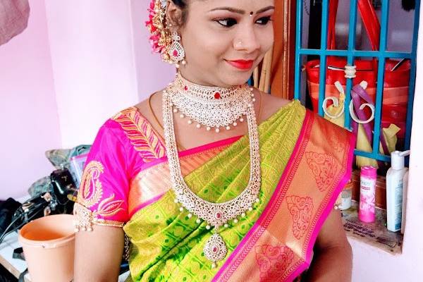 Sri Sakhi Ladies Beauty Parlor