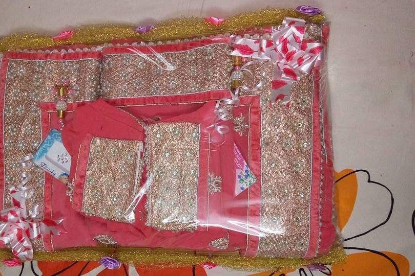 Trousseau packing design