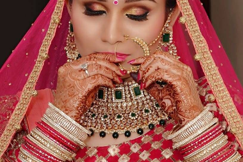 Bhavneet - Makeup Artist