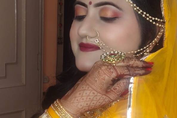 Aisha Makeup Artist, Kanpur