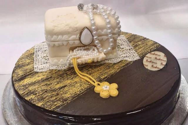 Cakes and Moulds, Bangalore - Wedding Cake - Koramangala 1st Block -  Weddingwire.in
