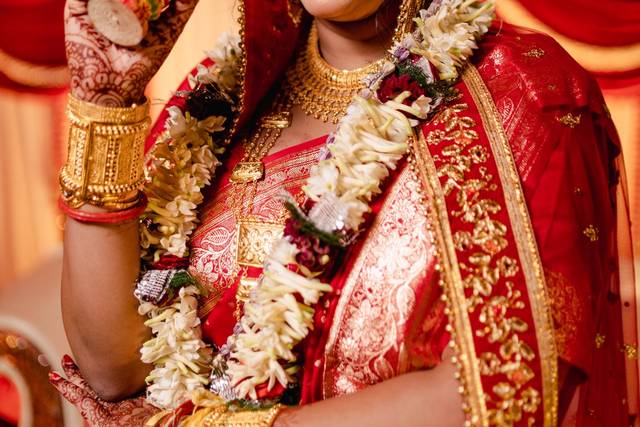 Bride wedding poses