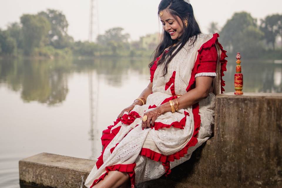 Bride Morning poses.