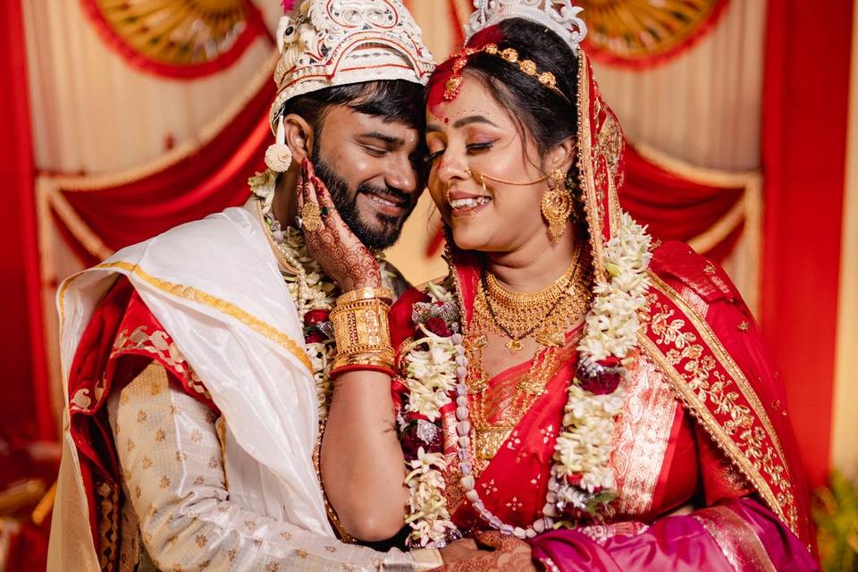 Wedding Couple poses