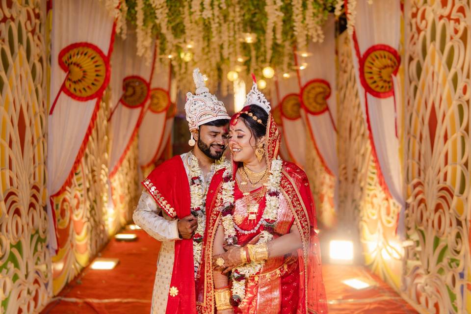 Wedding Couple poses