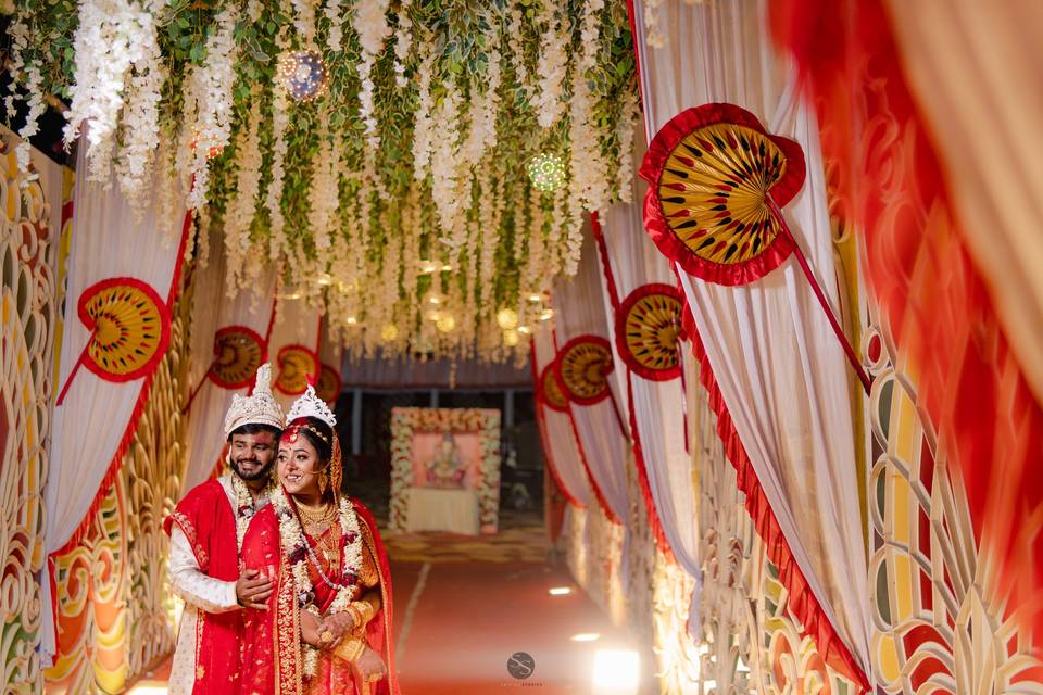 Wedding Couple poses