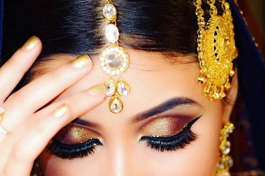 MakeUp by Simar Kaur