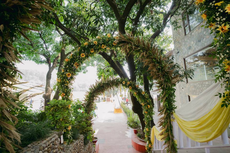 Entrance decor
