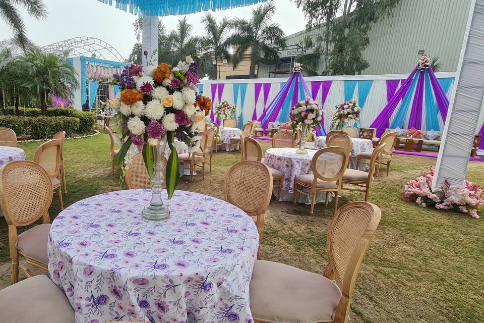 Table Arrangement