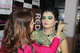 Makeup Guru Neeru Mahajan, Pitampura