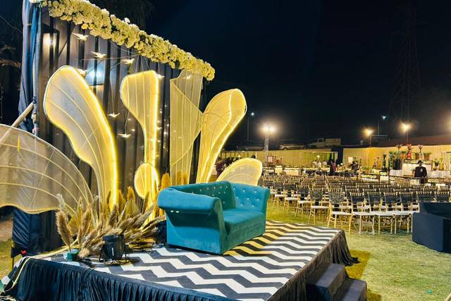 Couple Seating