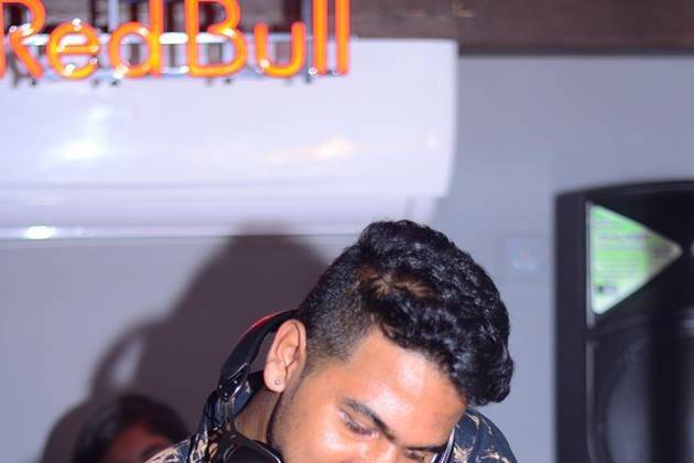 DJ Abstrakt