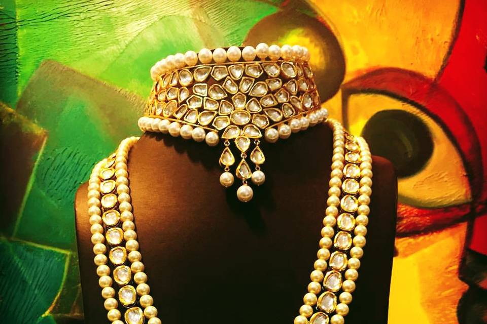 Kundan and pearl jewellery