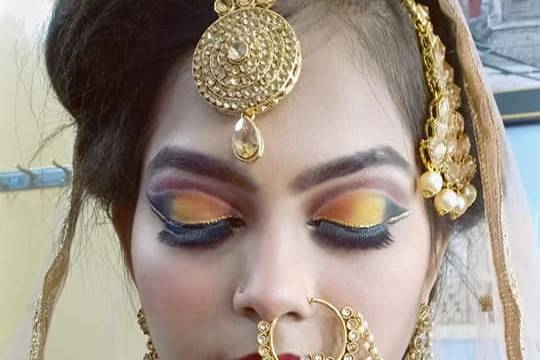 Makeup Artist Pinky Kar