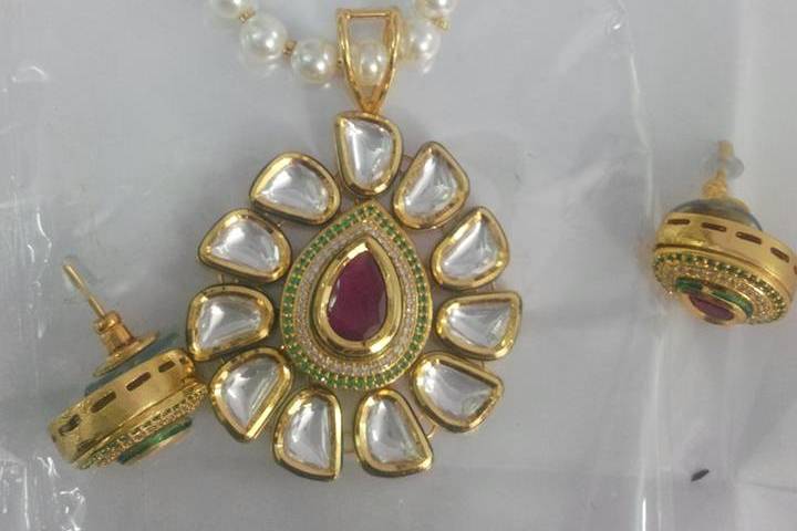 Pendant and earrings