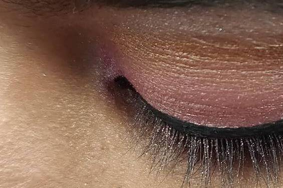 Eye makeup