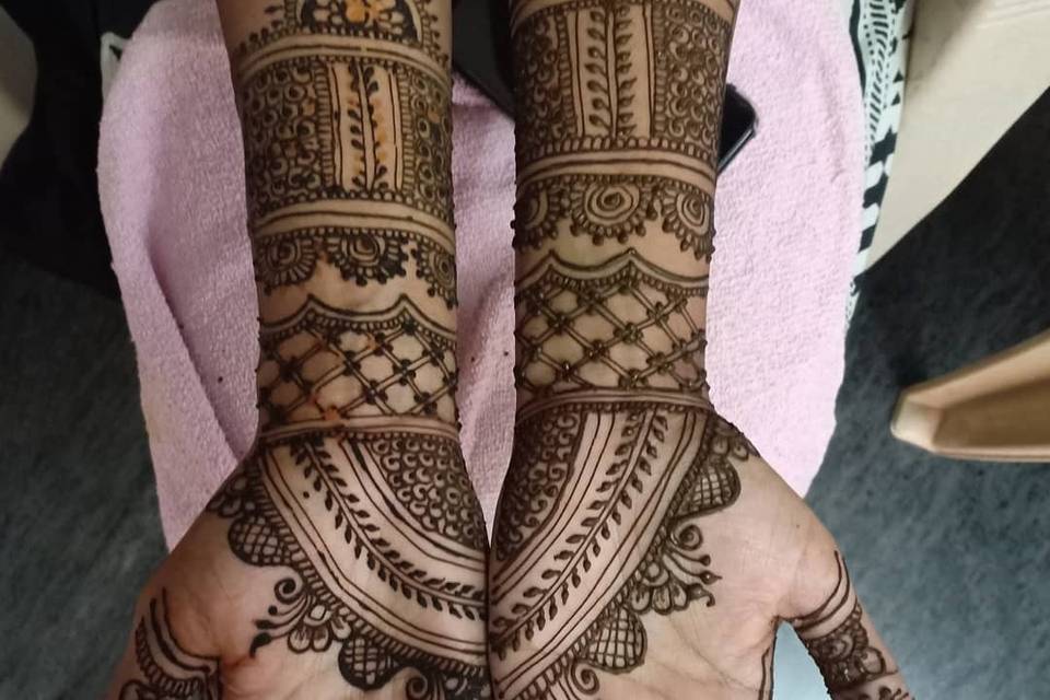 Chaitra Mehendi Artist