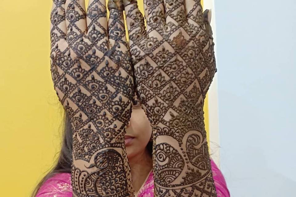 Chaitra Mehendi Artist