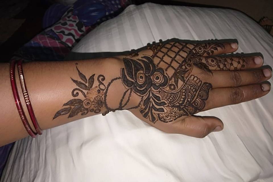 31 Fancy Mehndi Design You Can Easily Try At Home