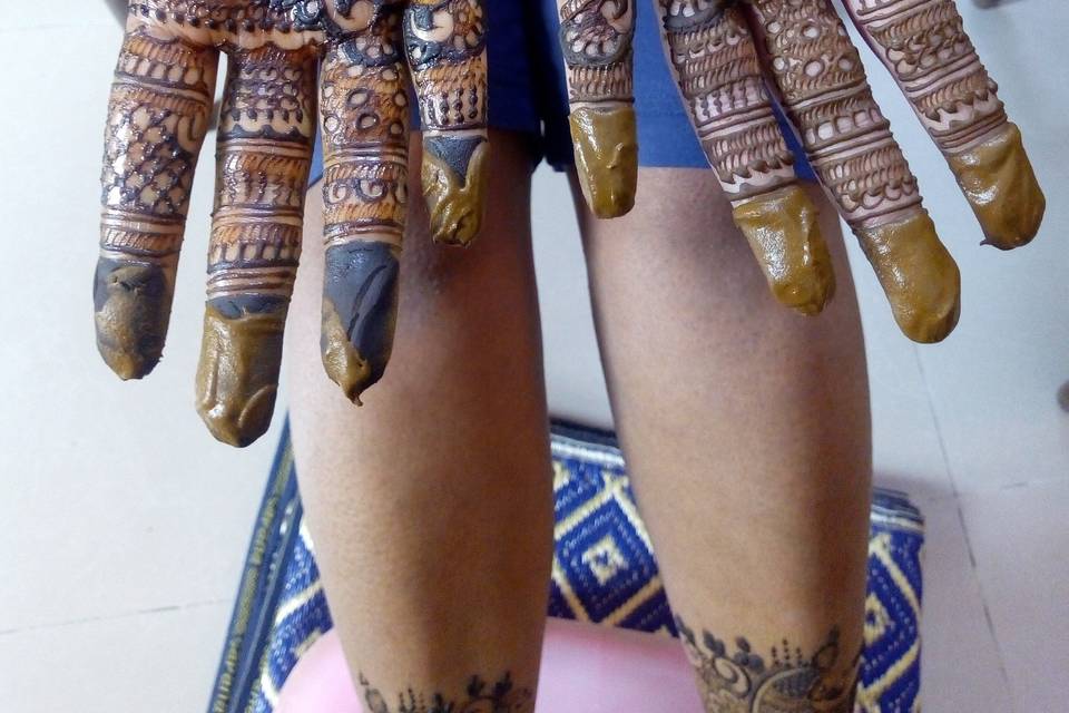 Khushi mehendi art