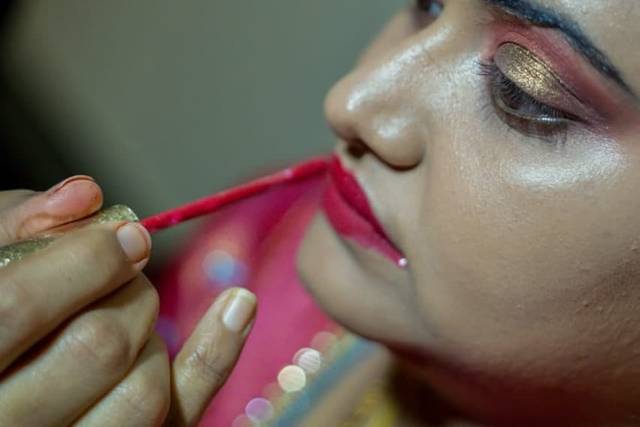 AV Makeovers By Anuradha