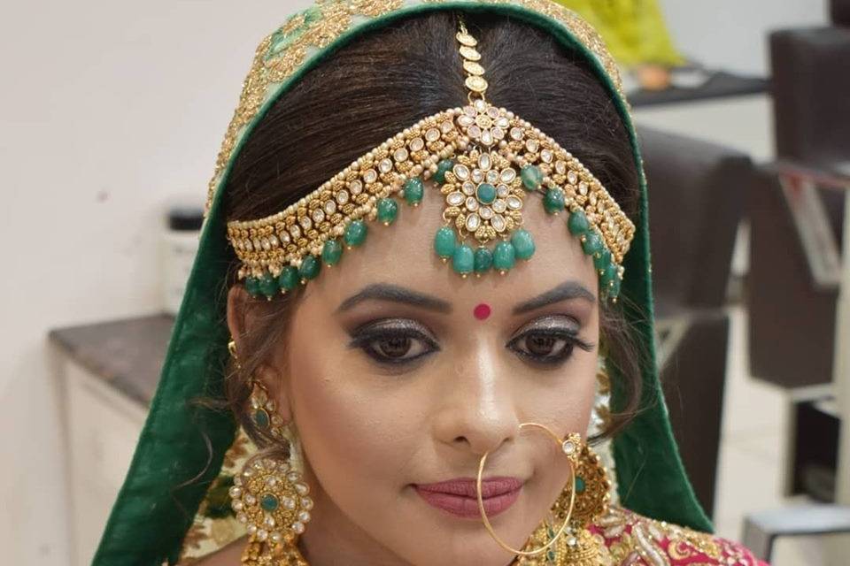 Pooja Sandhu Makeup Artist, Ludhiana